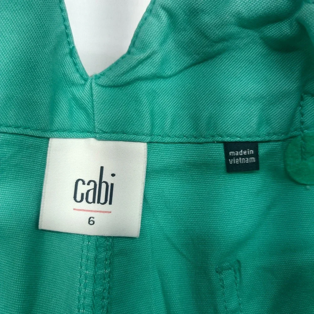 Cabi Waterfall Button Fly Shorts Teal Green Mid Rise Women 6 NWT Modern Casual
